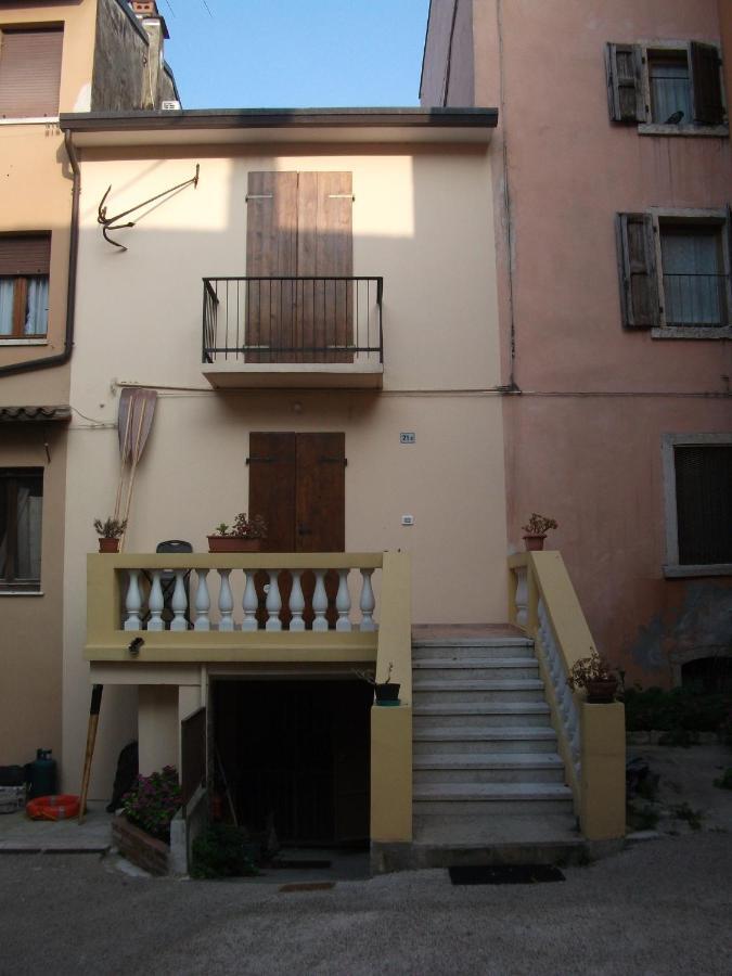 فيلا غارْدافي Casa Del Pescatore الغرفة الصورة
